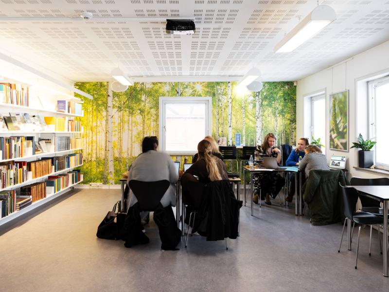 Studiezonen på Køge Bibliotek. Foto: Trine Sand Skjøldberg