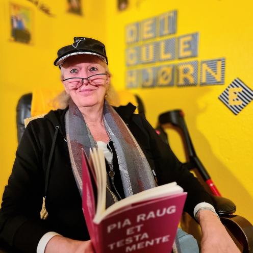 Pia Raug i Det Gule Hjørne på Herfølge Bibliotek
